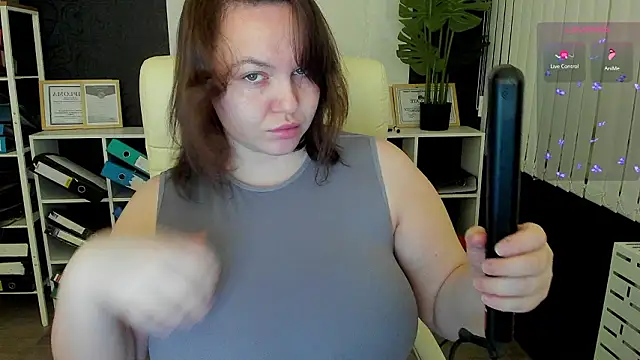 Snapshot of _feel_me_ chatting on February 3, 2026, 1:49 am feel me online show from February 3, 2026, 1:49 am