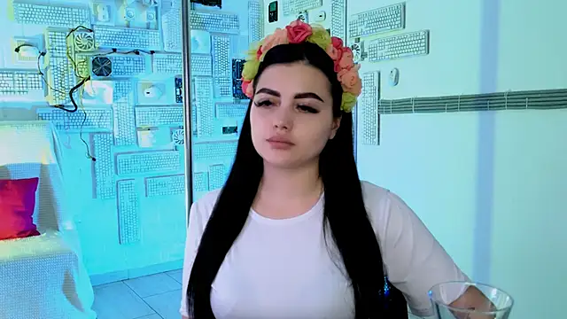 NaomiWilsons online show from October 14, 2025, 8:48 am