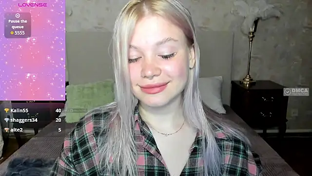 Diana Dream online show from November 18, 2025, 11:15 pm