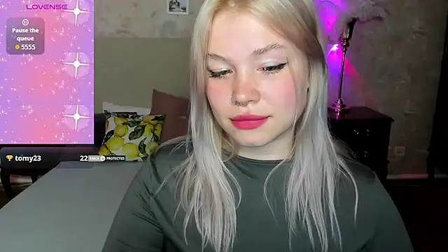 Diana Dream online show from November 14, 2025, 9:07 pm