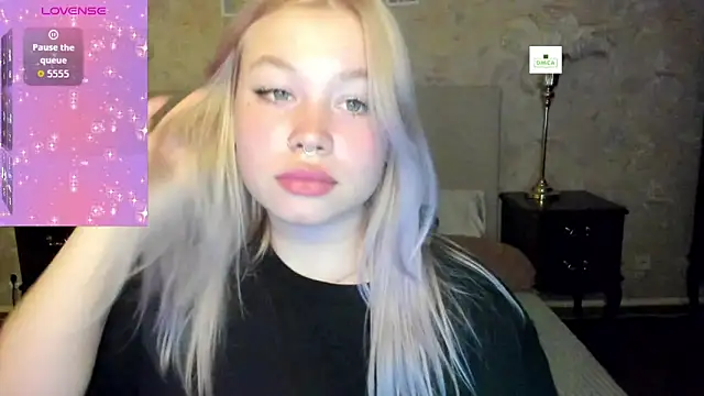 Diana Dream online show from November 12, 2025, 8:34 pm