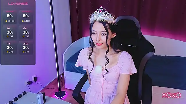 Milly  Foxy online show from November 20, 2025, 12:06 pm