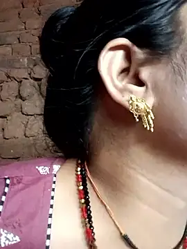 Priya tyagi online show from September 30, 2025, 8:42 am