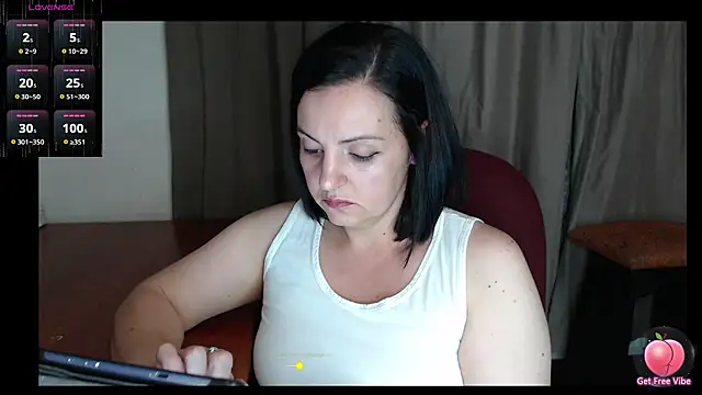 Olivia Darling online show from October 7, 2025, 5:58 pm