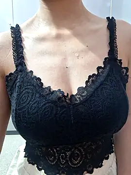 Mlemmz online show from April 17, 2026, 11:07 pm