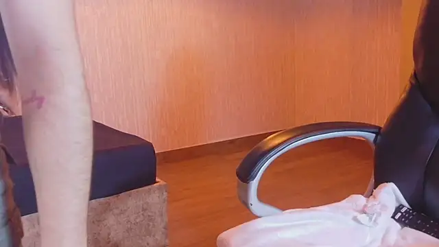 Aurora jones11 online show from November 7, 2025, 3:55 am