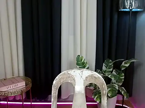 Kiethmadison Miller online show from October 14, 2025, 9:43 am