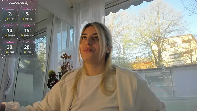 Ella Vee online show from April 7, 2026, 5:09 am