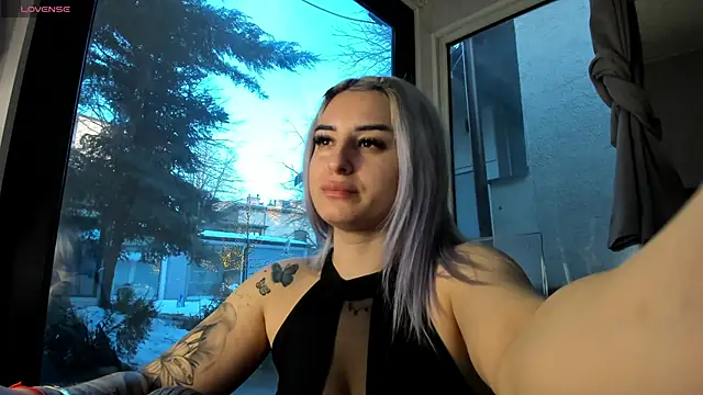 Ella Vee online show from February 25, 2026, 5:18 am