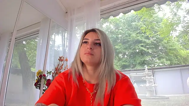 Snapshot of Ella_Vee chatting on May 9, 2026, 5:44 am Ella Vee online show from May 9, 2026, 5:44 am