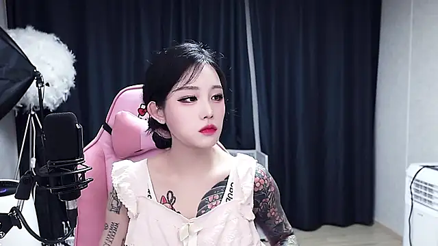 SHENSHEN-2025 online show from October 8, 2025, 1:23 pm