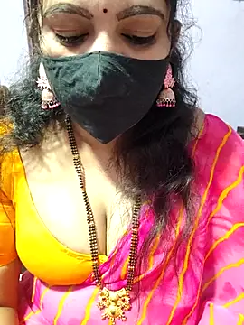 luci-queen online show from October 15, 2025, 8:11 am