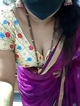 luci-queen online show from October 14, 2025, 4:46 am