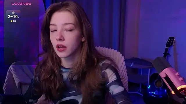 Snapshot of AstraMist chatting on November 5, 2025, 1:36 pm AstraMist online show from November 5, 2025, 1:36 pm