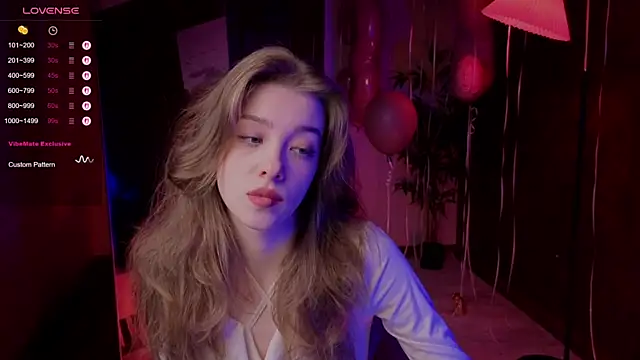 Snapshot of AstraMist chatting on October 21, 2025, 5:40 am AstraMist online show from October 21, 2025, 5:40 am