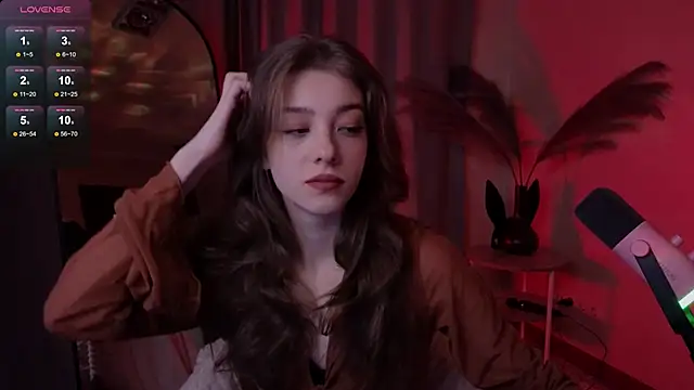 Snapshot of AstraMist chatting on October 13, 2025, 3:02 pm AstraMist online show from October 13, 2025, 3:02 pm