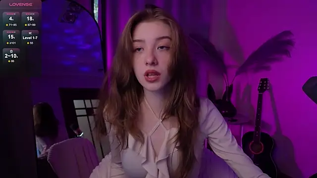 Snapshot of AstraMist chatting on October 7, 2025, 1:34 pm AstraMist online show from October 7, 2025, 1:34 pm