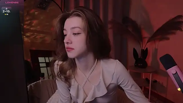 Snapshot of AstraMist chatting on October 15, 2025, 1:19 pm AstraMist online show from October 15, 2025, 1:19 pm