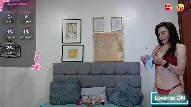 Snapshot of _naomi_s chatting on May 4, 2026, 1:25 pm naomi s online show from May 4, 2026, 1:25 pm