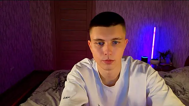 Denisx444 online show from October 17, 2025, 4:38 am