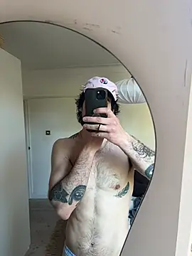 twoswitches1light online show from April 30, 2026, 8:43 am