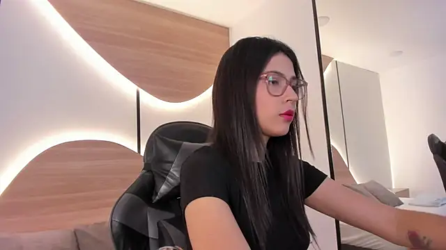 Snapshot of desireee_ chatting on November 1, 2025, 12:21 pm desireee online show from November 1, 2025, 12:21 pm