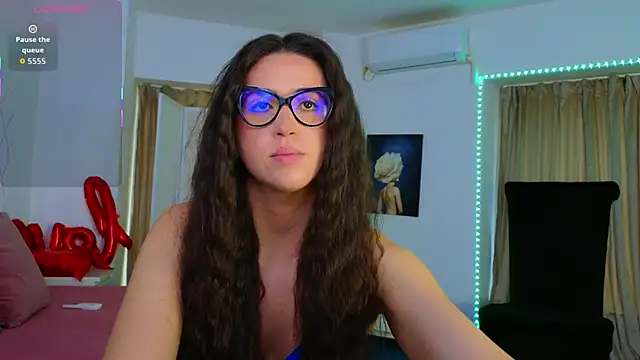 Angelina Musse online show from September 18, 2025, 5:10 am