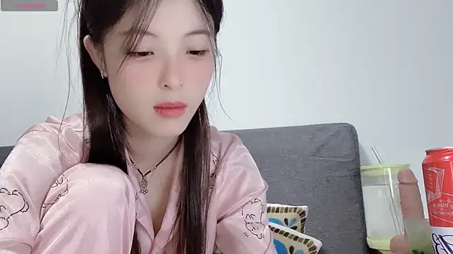 nuonuo321 online show from November 9, 2025, 10:41 am