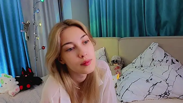 AngelicRice online show from November 7, 2025, 11:26 am