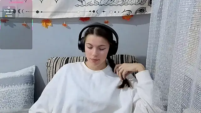 CutieAnny online show from December 16, 2025, 4:28 am