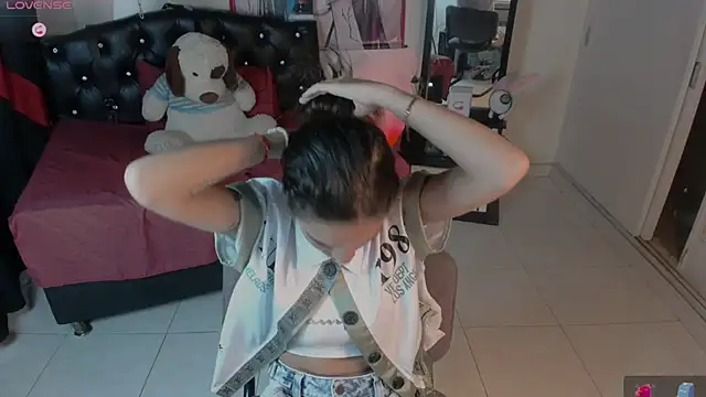 Skylovershot online show from November 5, 2025, 7:28 pm