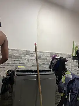 zaracollins01 online show from September 28, 2025, 5:42 pm