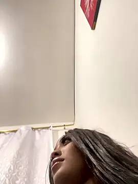 Snapshot of zaracollins01 chatting on January 9, 2026, 3:35 am zaracollins01 online show from January 9, 2026, 3:35 am