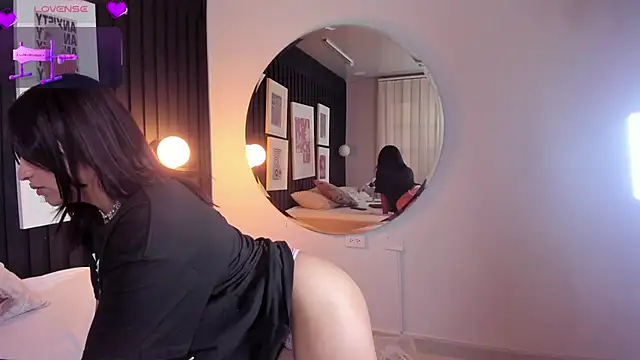 Snapshot of Manelyk_evanss_ chatting on February 15, 2026, 12:37 pm Manelyk evanss online show from February 15, 2026, 12:37 pm