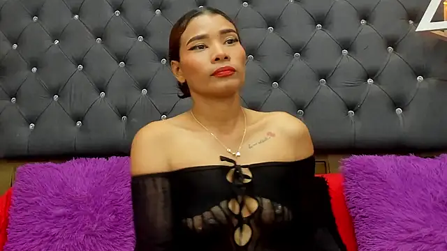 AtheneaBrownn online show from December 17, 2025, 8:14 pm