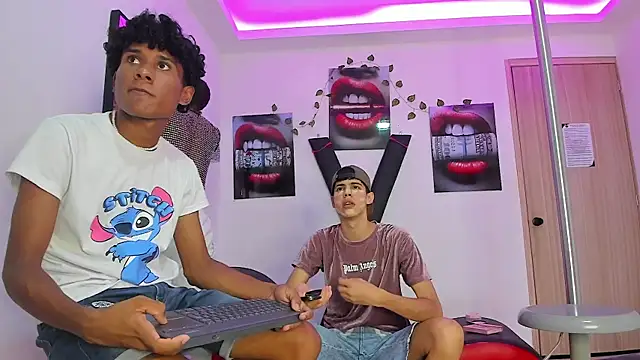 Snapshot of YOUNGS_GUYS chatting on October 1, 2025, 7:24 am YOUNGS GUYS online show from October 1, 2025, 7:24 am