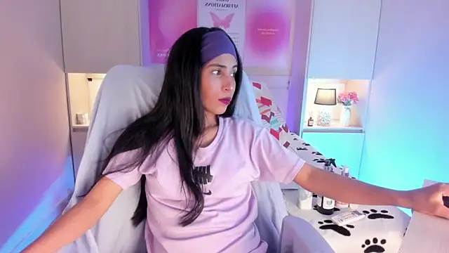 LexxaQueen online show from February 3, 2026, 4:10 am