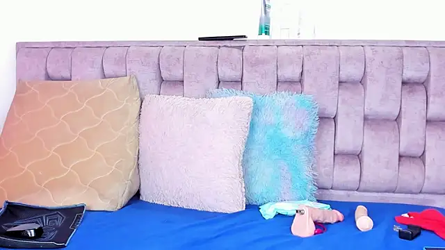 Snapshot of Alexa-Hunter chatting on February 13, 2026, 8:20 pm Alexa-Hunter online show from February 13, 2026, 8:20 pm