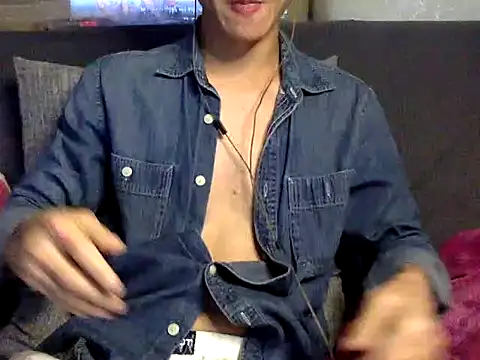 Zzchu online show from September 23, 2025, 6:04 pm