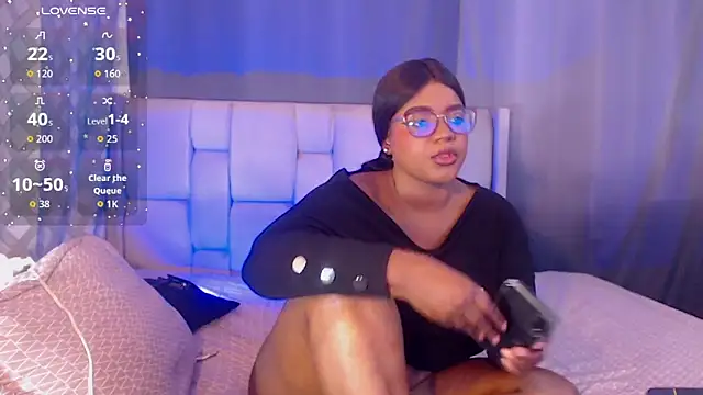 Mimi Gil online show from March 3, 2026, 11:45 pm