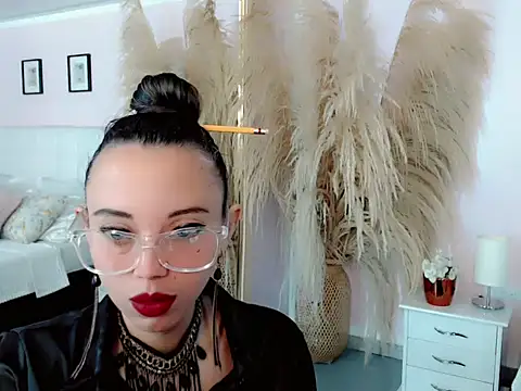 Perla vonrose online show from September 26, 2025, 1:18 pm
