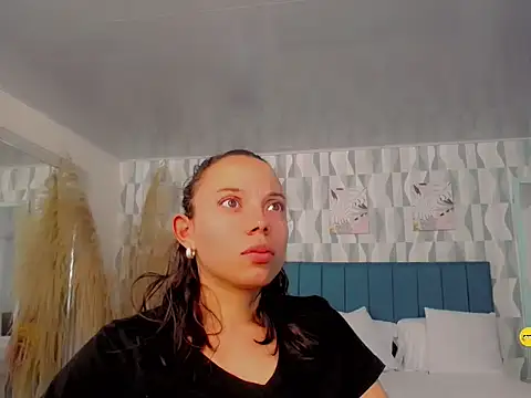 Perla vonrose online show from September 24, 2025, 12:00 pm
