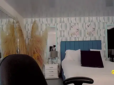 Perla vonrose online show from September 17, 2025, 12:07 pm