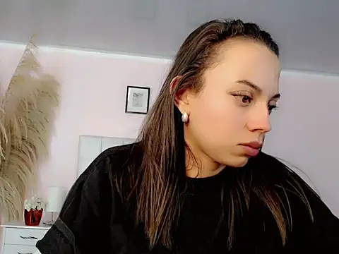 Perla vonrose online show from September 30, 2025, 12:33 pm