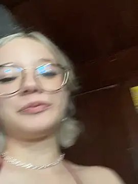 sukubo   online show from February 1, 2026, 9:29 am