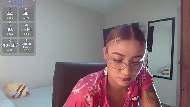 Emmili Saenz online show from September 27, 2025, 8:26 pm
