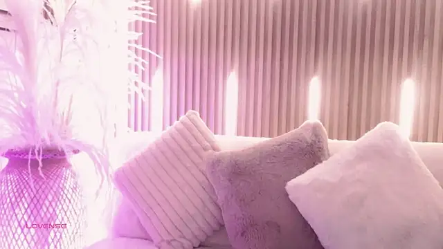 ArianaSantana online show from November 13, 2025, 12:53 pm