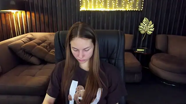 MilaAddams online show from July 8, 2026, 5:41 am