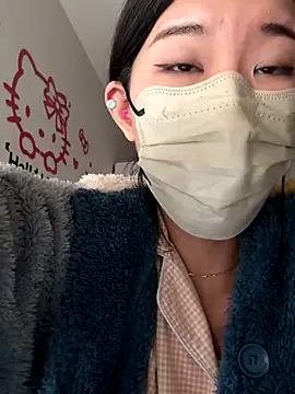 Lulu125216 online show from November 12, 2025, 3:05 pm