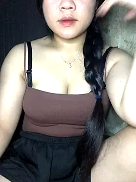 Snapshot of Linhmai_bb chatting on September 17, 2025, 3:47 pm Linhmai bb online show from September 17, 2025, 3:47 pm